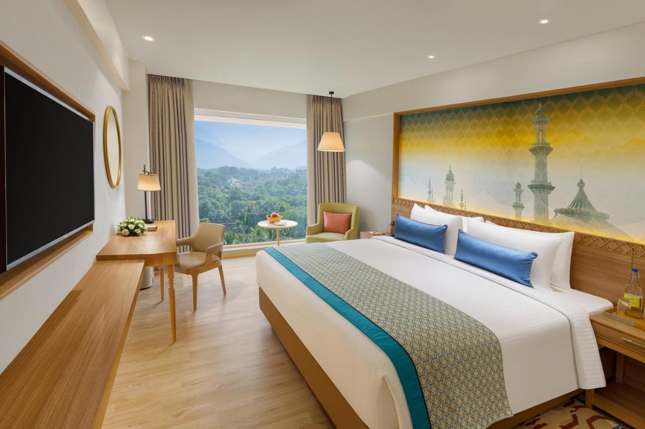 Bellevue Sarovar Premiere Junagadh Εξωτερικό φωτογραφία