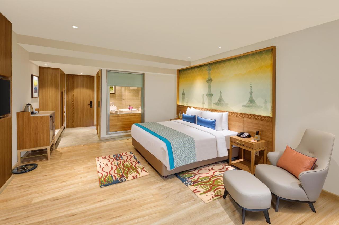 Bellevue Sarovar Premiere Junagadh Εξωτερικό φωτογραφία