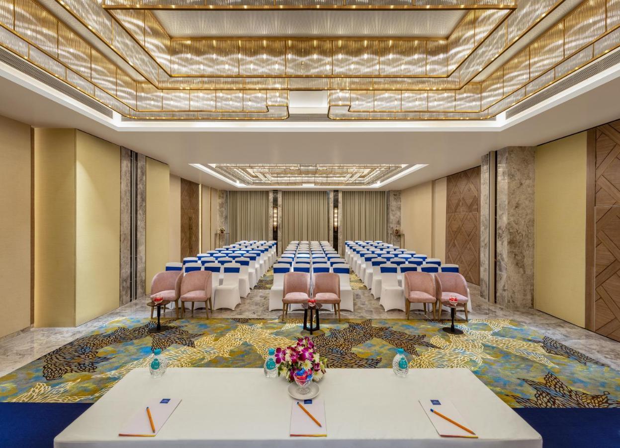 Bellevue Sarovar Premiere Junagadh Εξωτερικό φωτογραφία